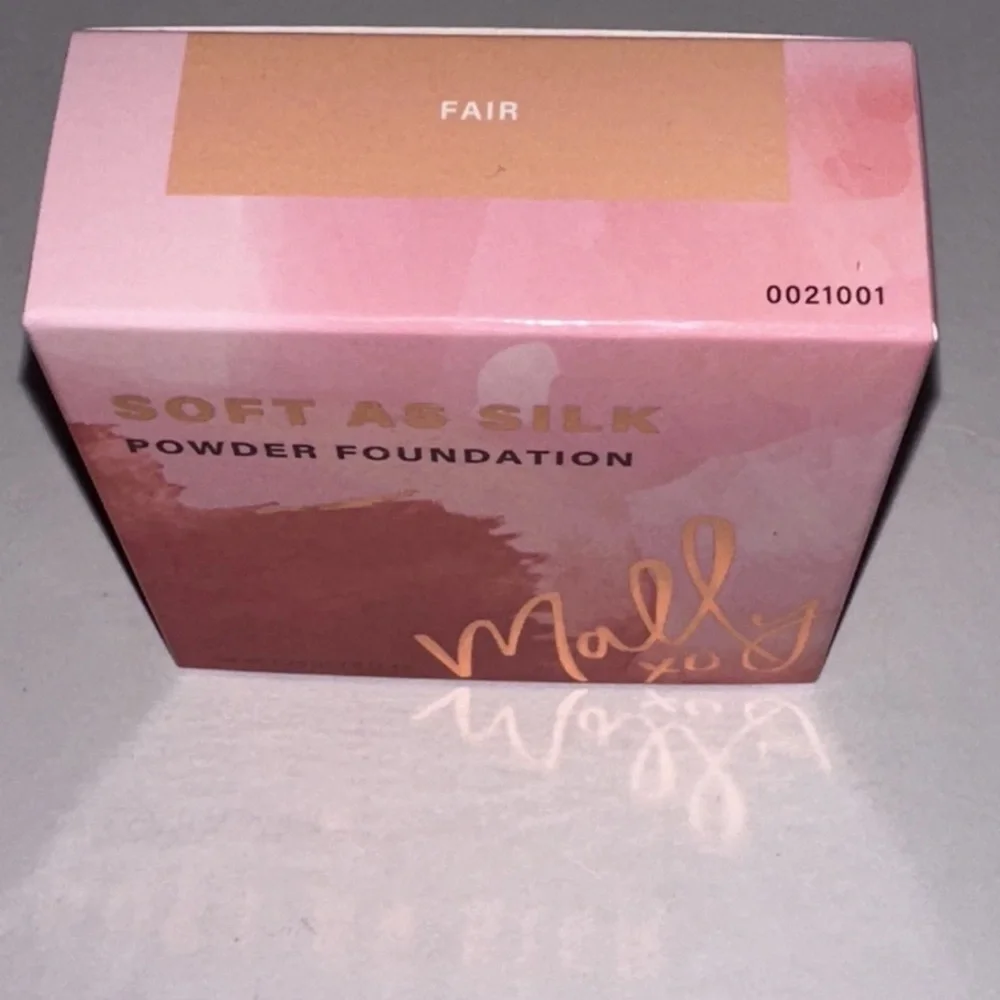 Mally Beauty Soft as Silk Foundation - Fair NEW